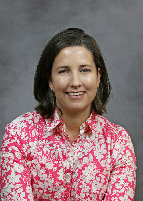 Carolyn Arnold headshot